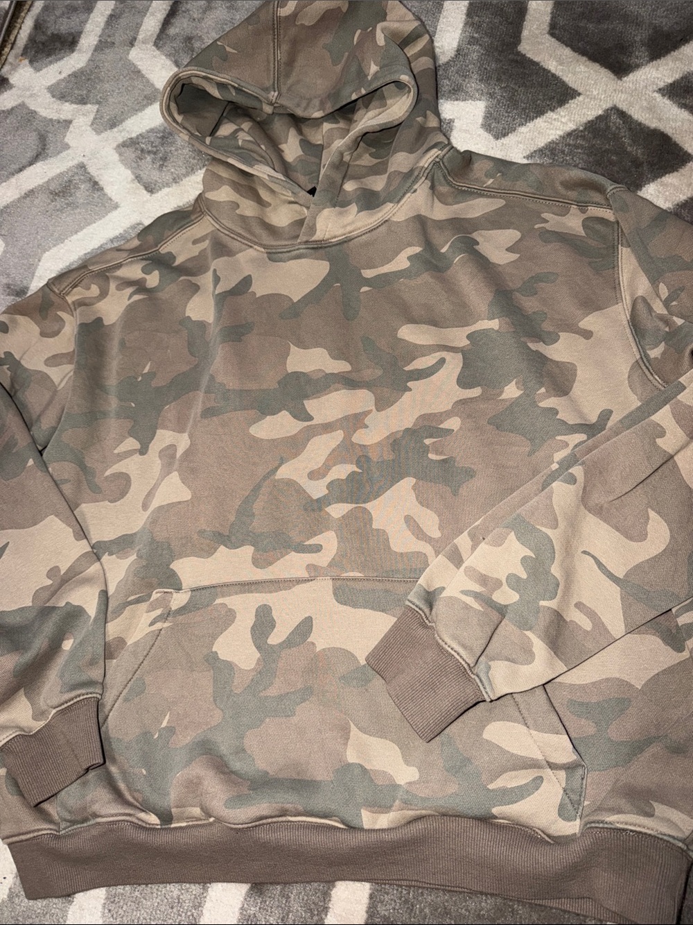 Cotton On Men’s XL camo hoodie boxy for / NEW